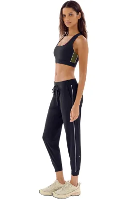 Airweight Jogger 7/8 With Piping