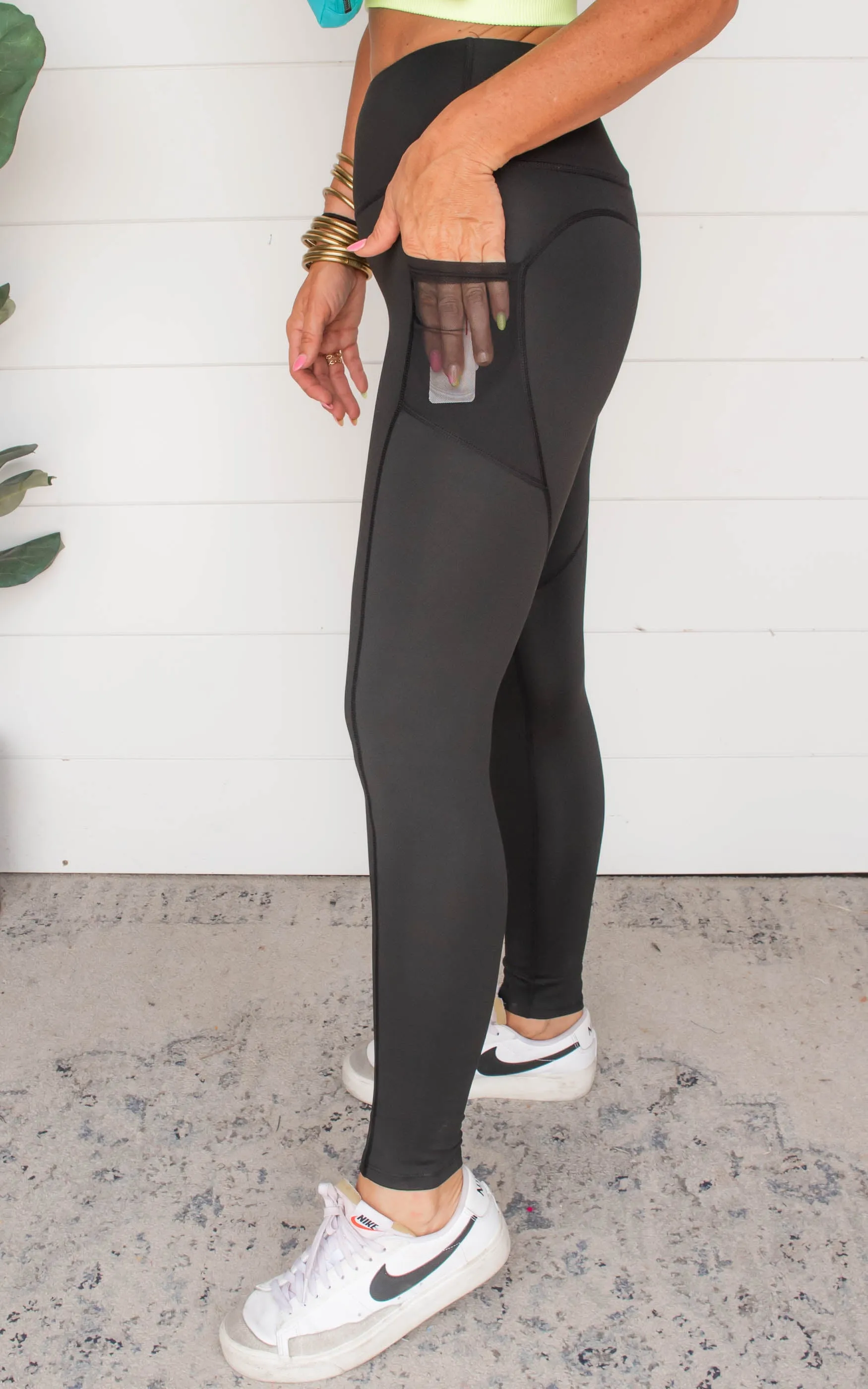 Black Solid Full Length Leggings w/ Mesh Side Pocket - Final Sale