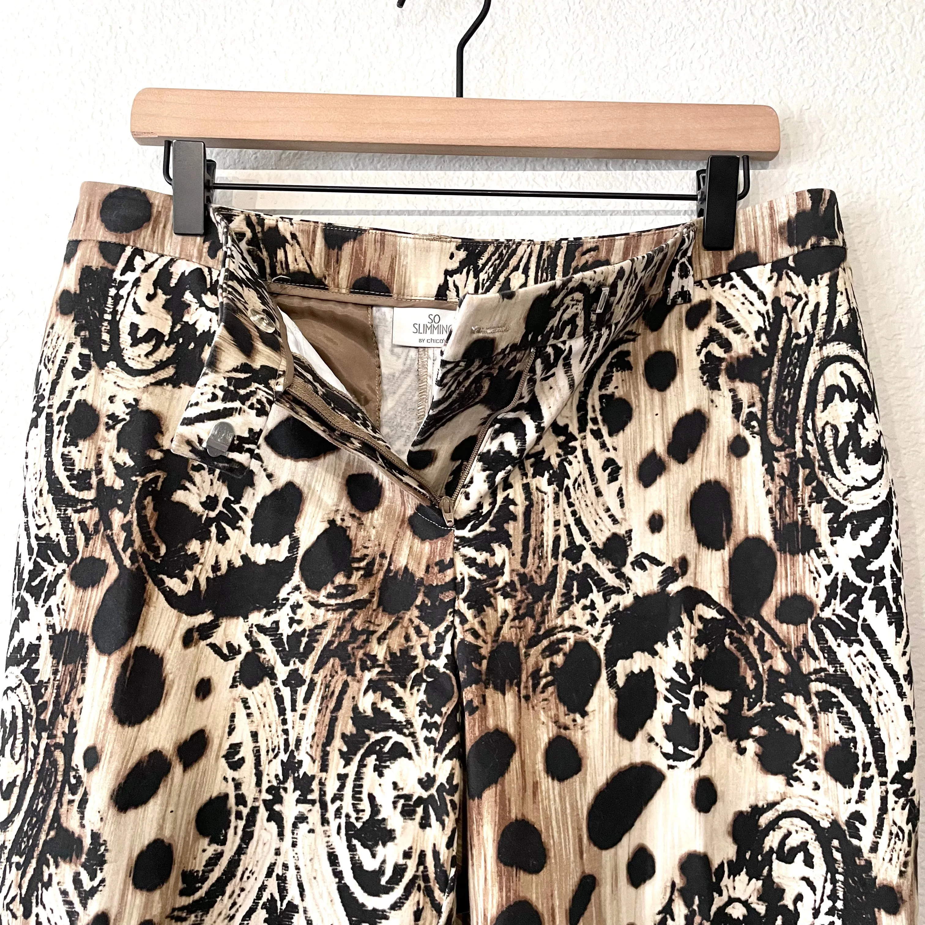 Filigree Animal Print Crop Pants