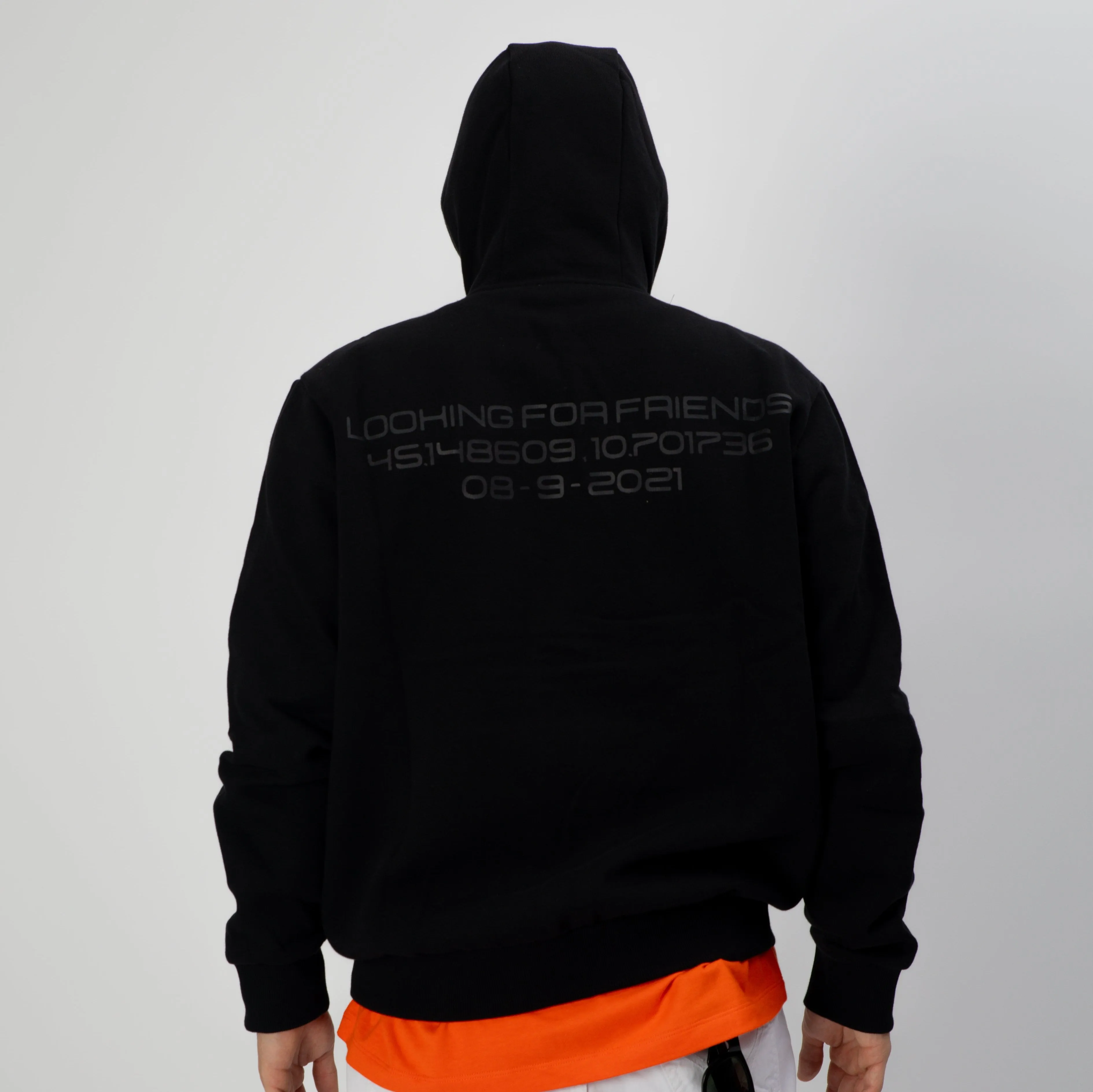 SUNSET HOODIE BLACK / Molly